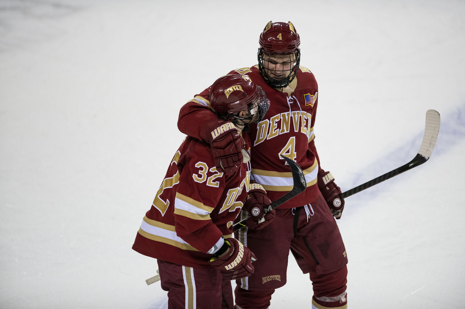022621-dg-DUhockey 03.jpg